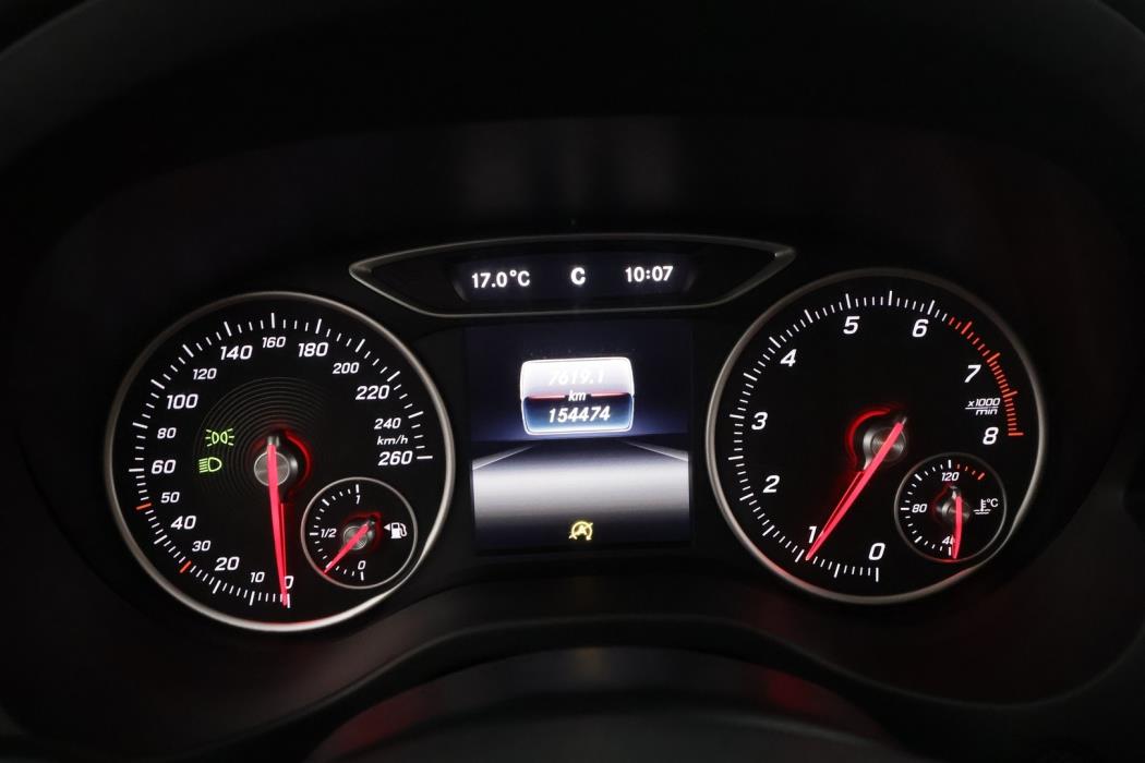 MERCEDES-BENZ A 2016