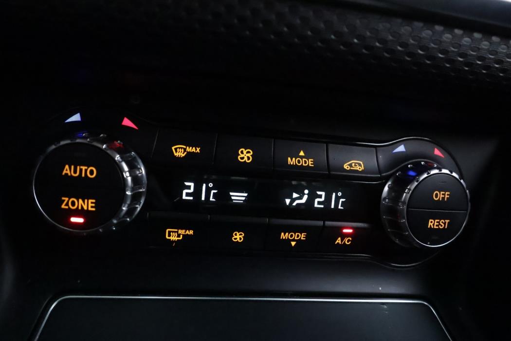 MERCEDES-BENZ A 2016