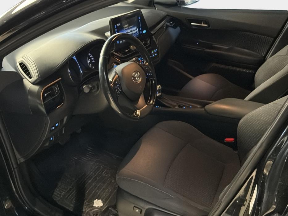 TOYOTA C-HR 2018