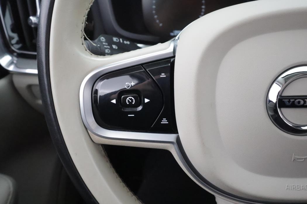 VOLVO V60 2022