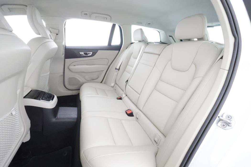 VOLVO V60 2022