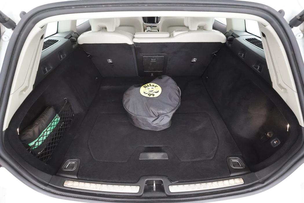 VOLVO V60 2022
