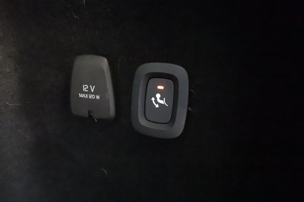 VOLVO V60 2022