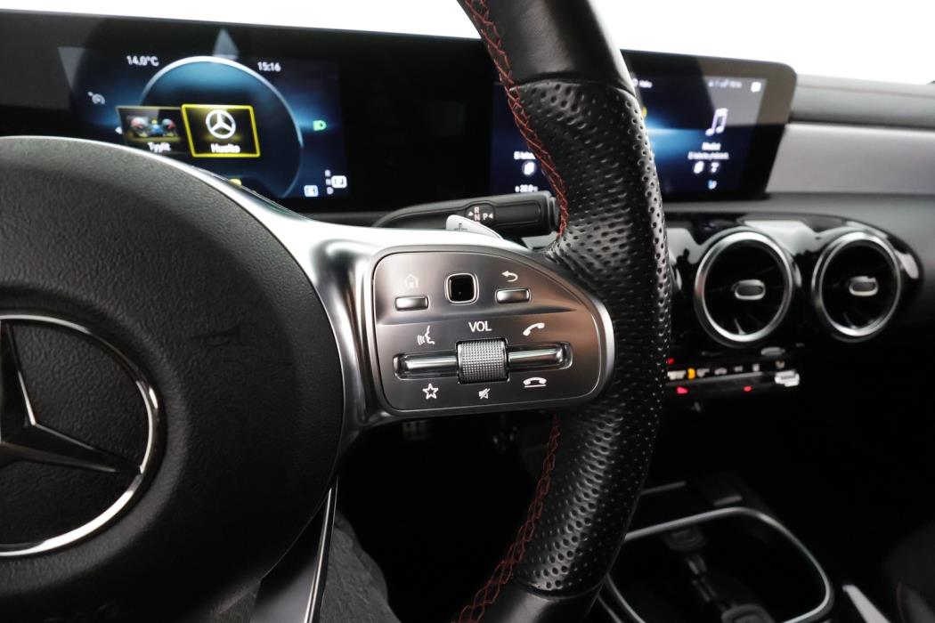 MERCEDES-BENZ CLA 2022