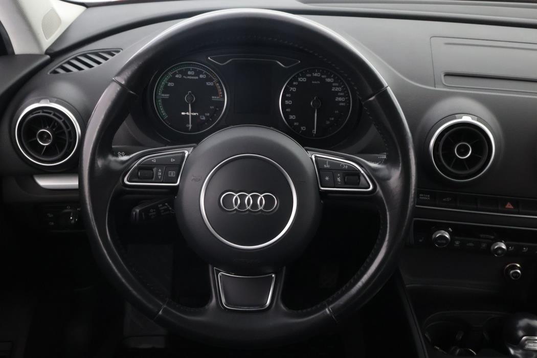 AUDI A3 2015