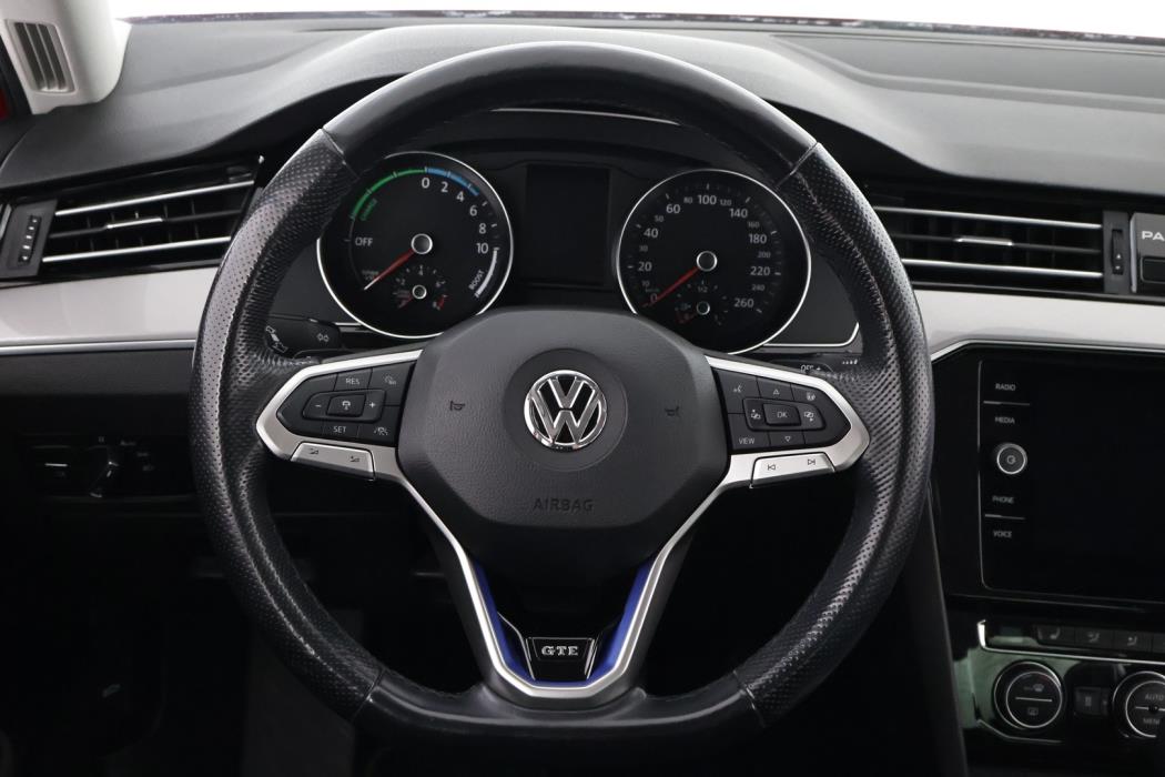 VOLKSWAGEN PASSAT 2020