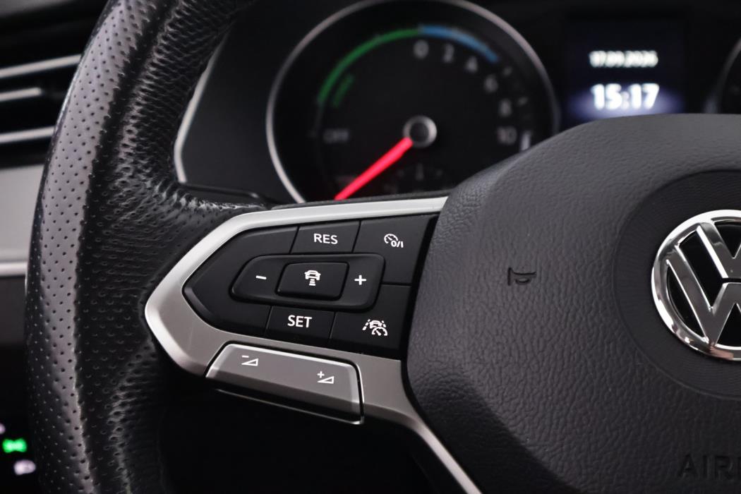 VOLKSWAGEN PASSAT 2020