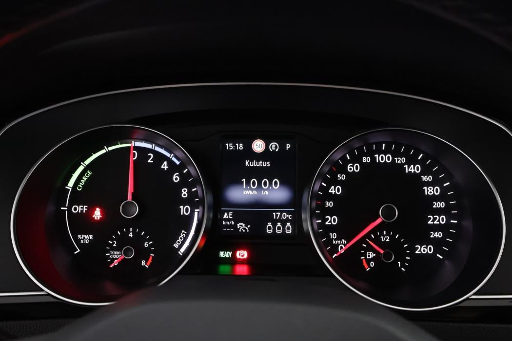VOLKSWAGEN PASSAT 2020