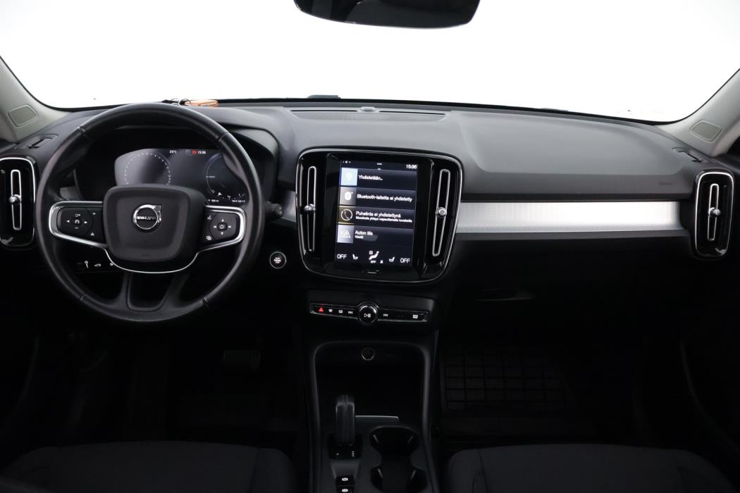 VOLVO XC40 2021