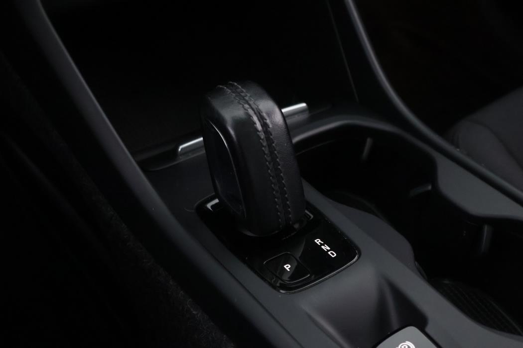 VOLVO XC40 2021