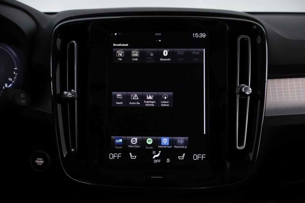 VOLVO XC40 2021