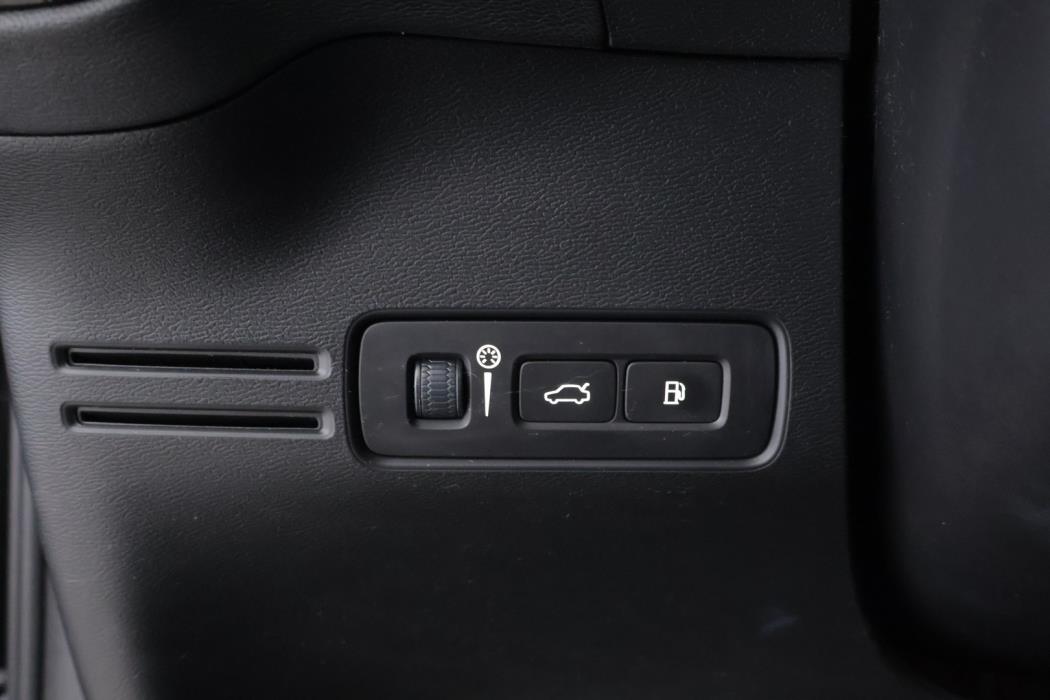 VOLVO XC40 2021