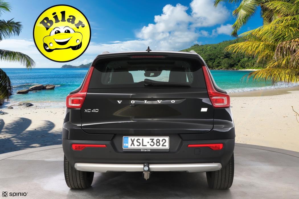 VOLVO XC40 2021