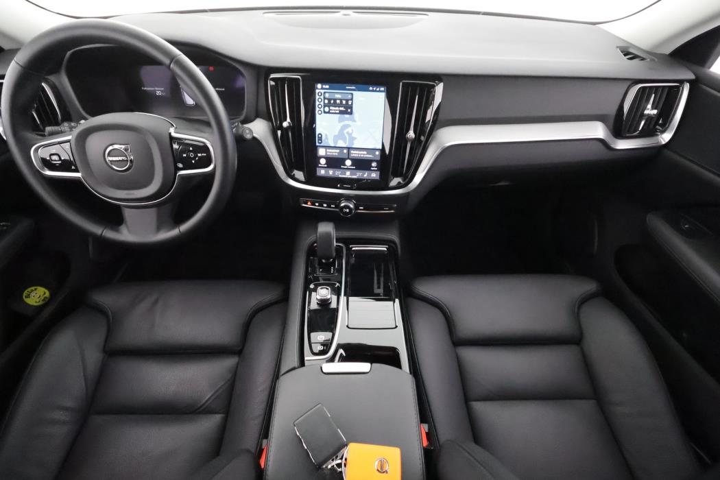 VOLVO V60 2024