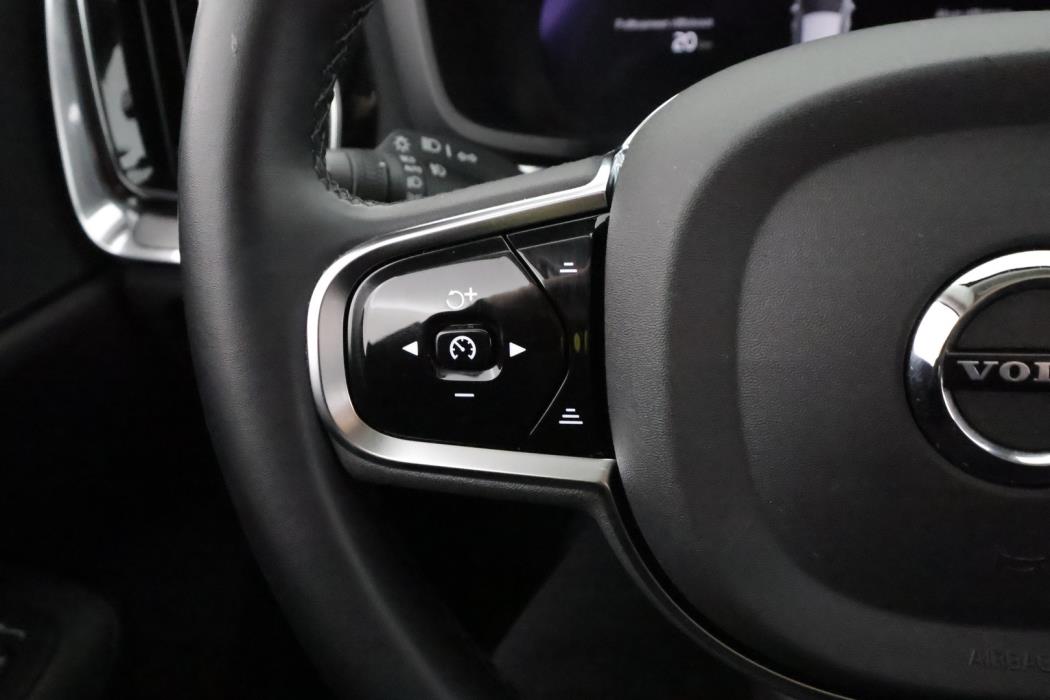 VOLVO V60 2024