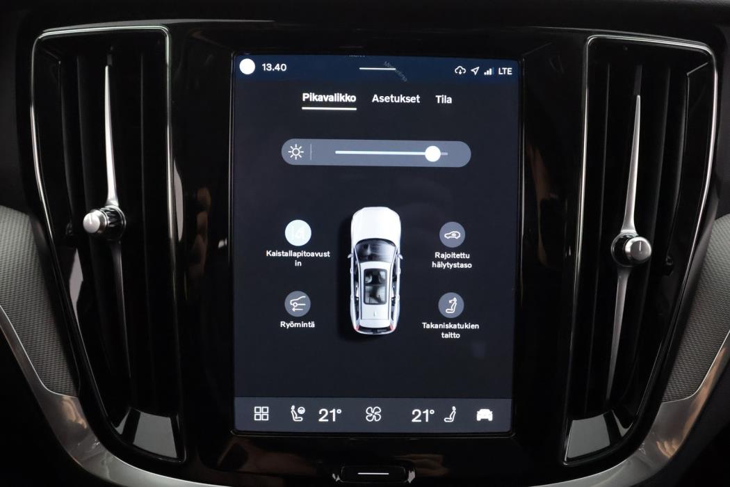 VOLVO V60 2024