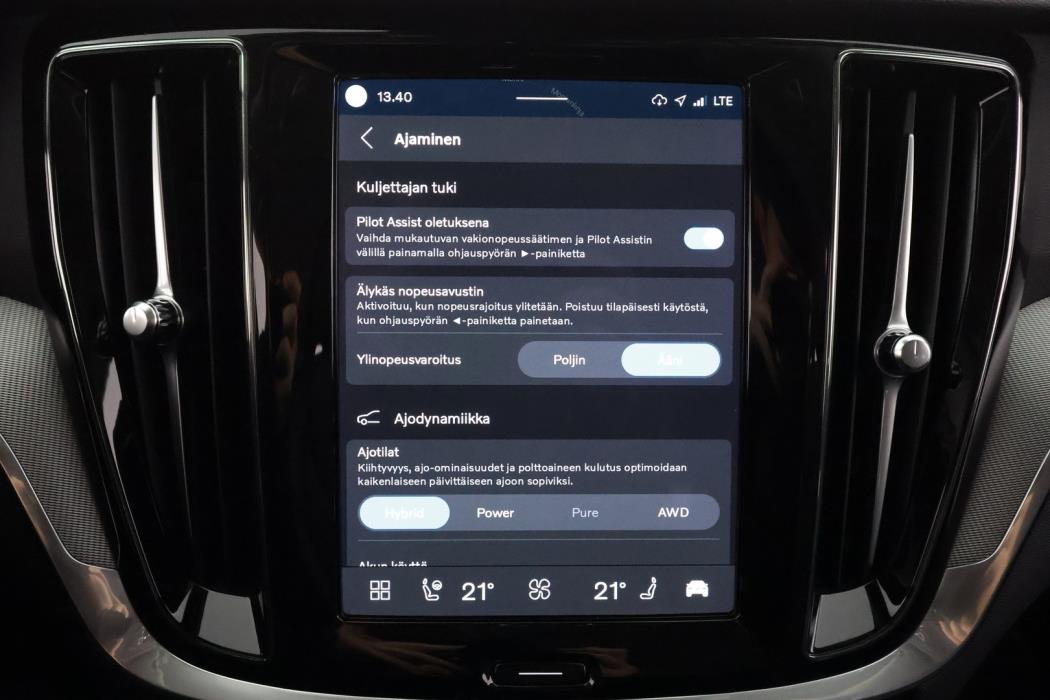 VOLVO V60 2024