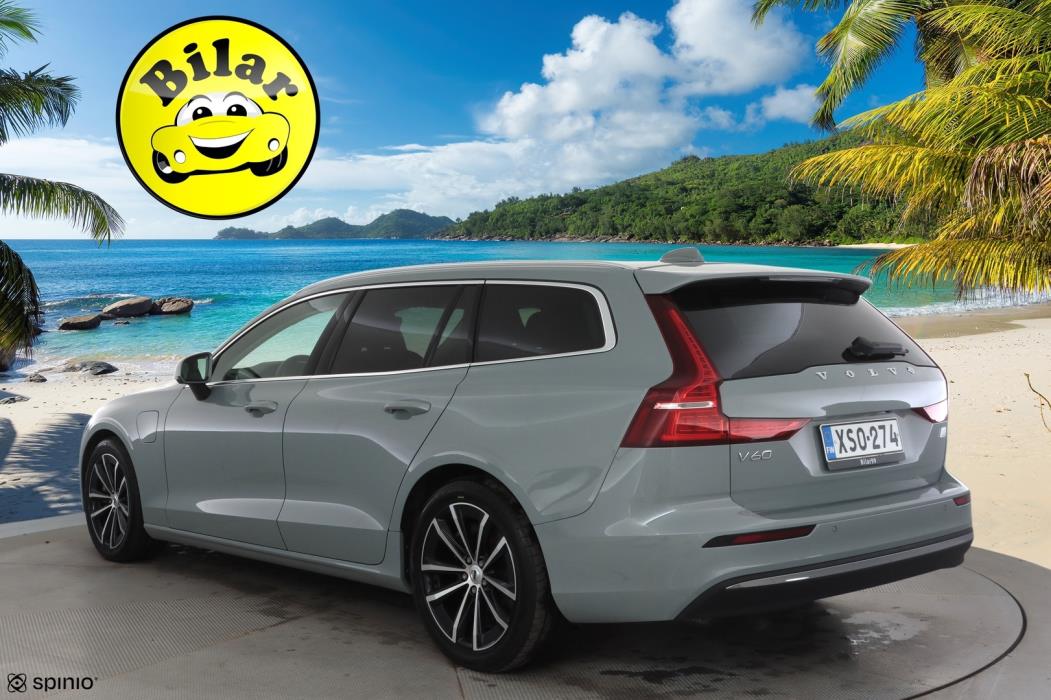 VOLVO V60 2024