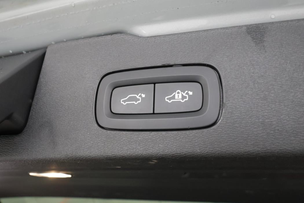 VOLVO V60 2024