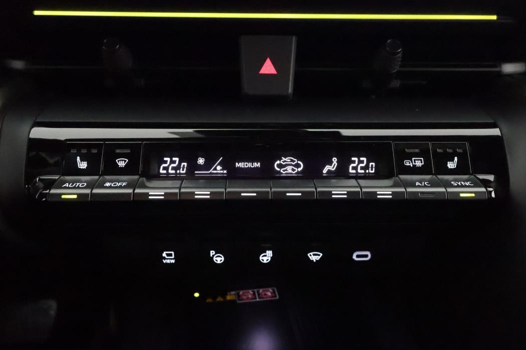 TOYOTA C-HR 2024