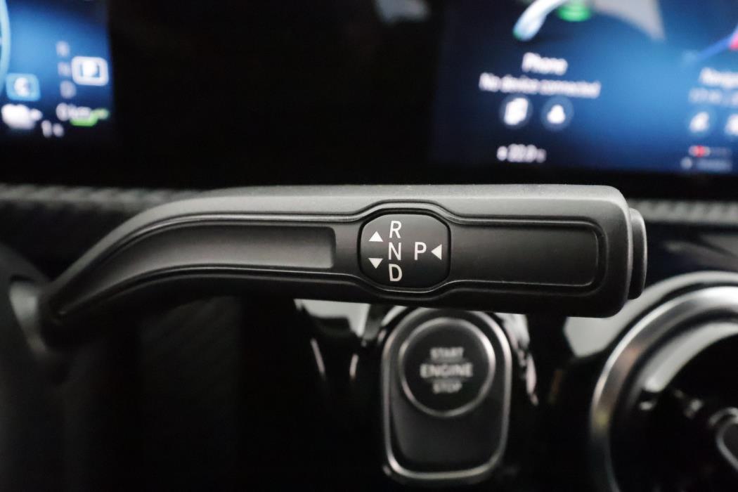 MERCEDES-BENZ A 2021