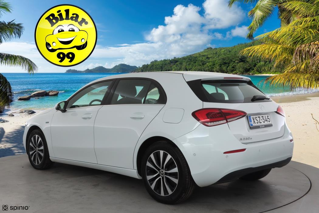 MERCEDES-BENZ A 2021
