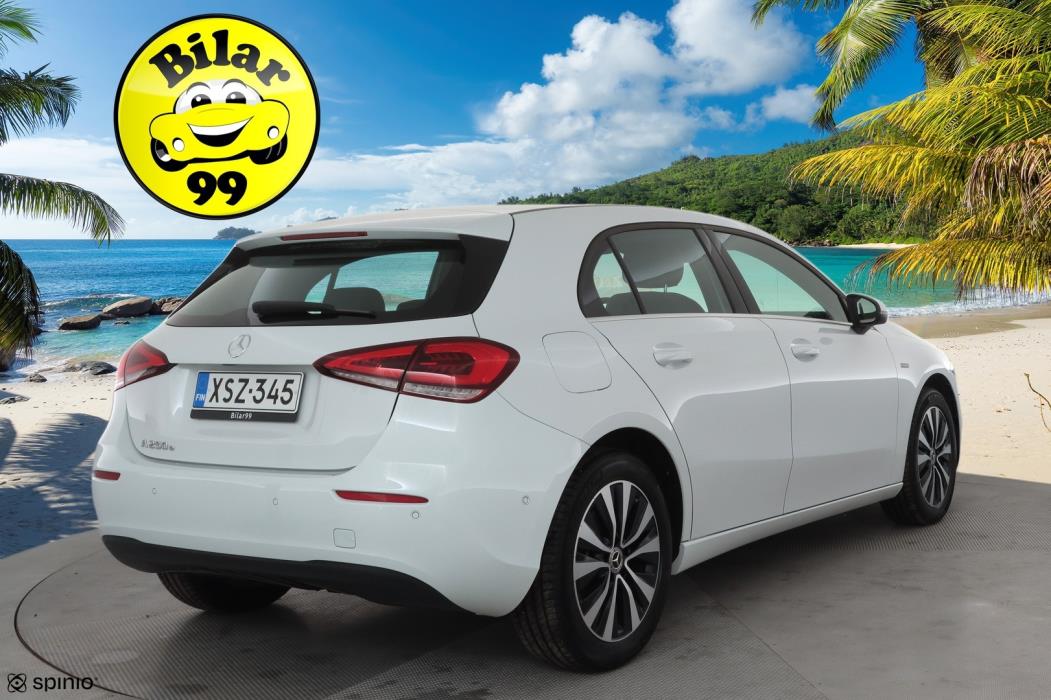 MERCEDES-BENZ A 2021