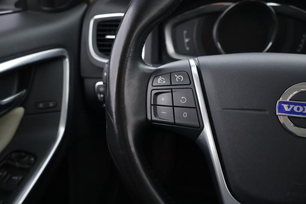 VOLVO V60 2013