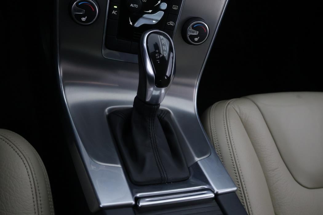 VOLVO V60 2013
