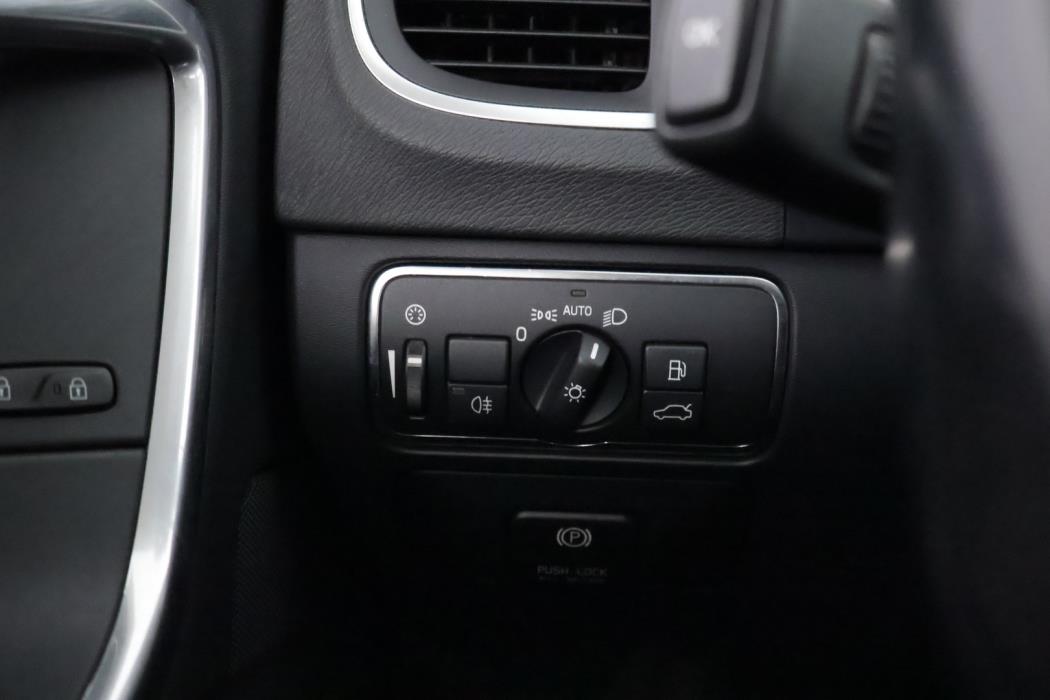 VOLVO V60 2013