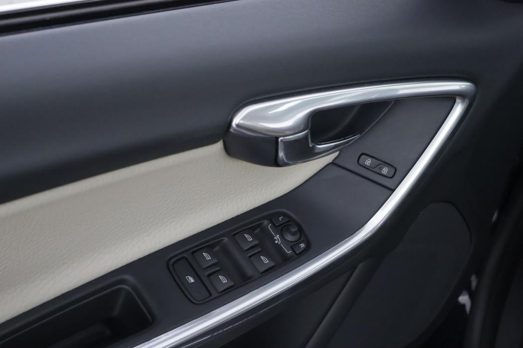 VOLVO V60 2013