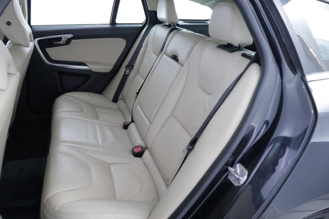 VOLVO V60 2013