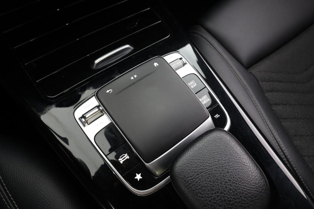 MERCEDES-BENZ A 2019