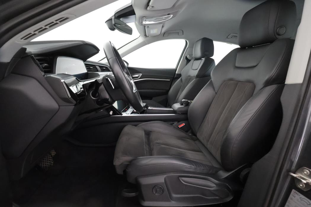 AUDI e-tron 2021