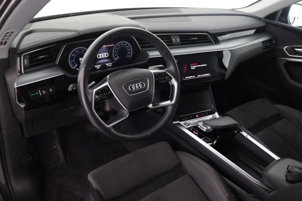 AUDI e-tron 2021