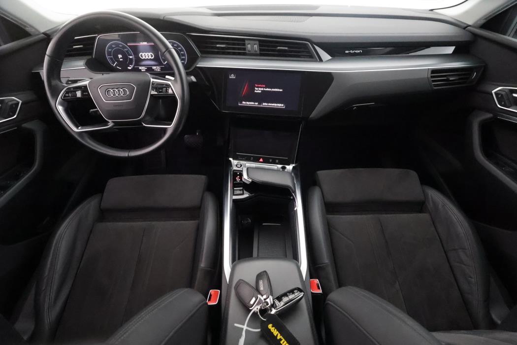 AUDI e-tron 2021
