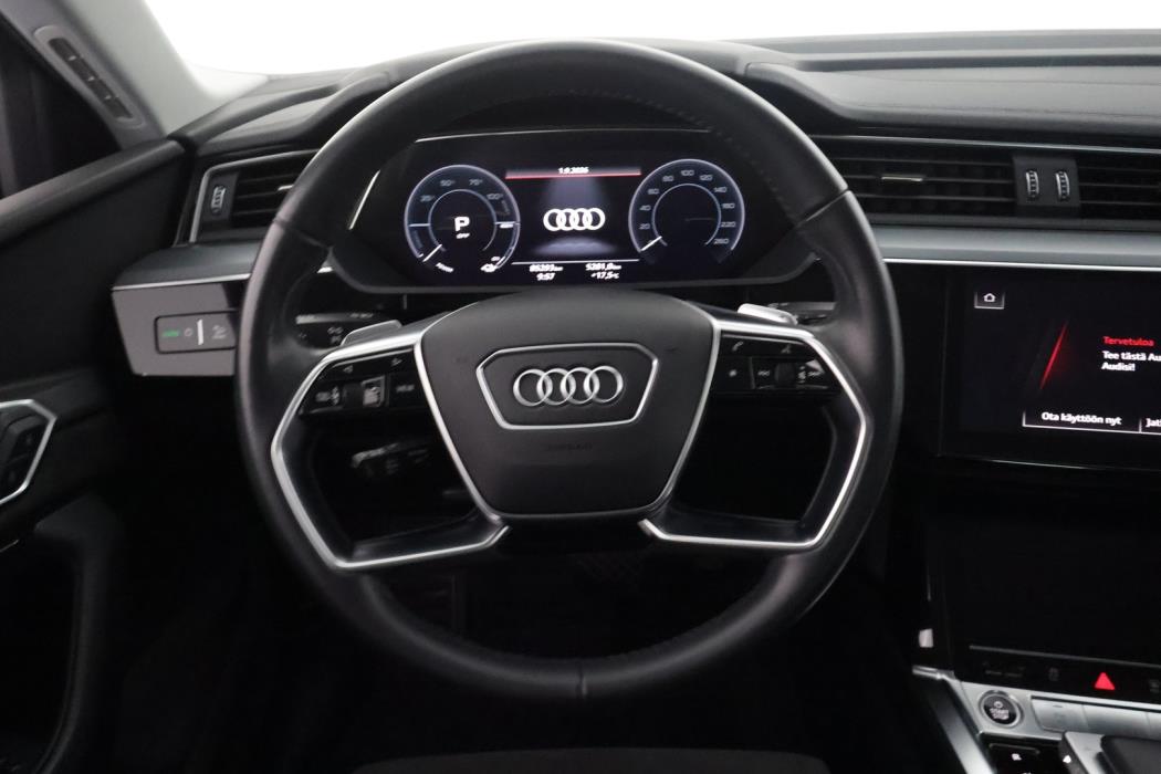AUDI e-tron 2021