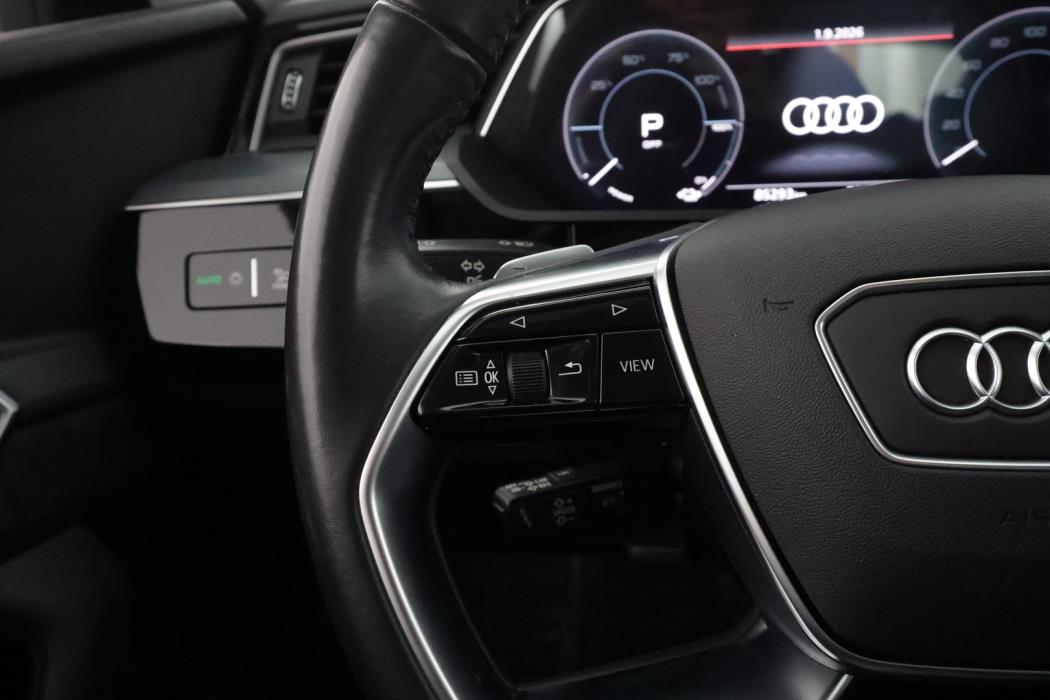 AUDI e-tron 2021