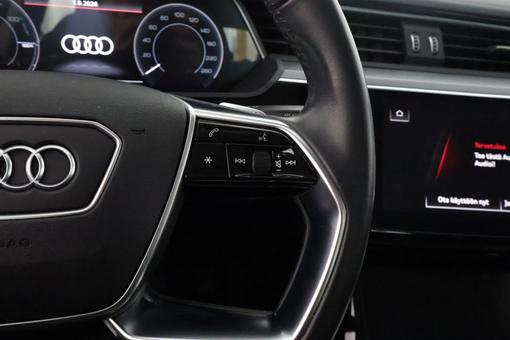 AUDI e-tron 2021