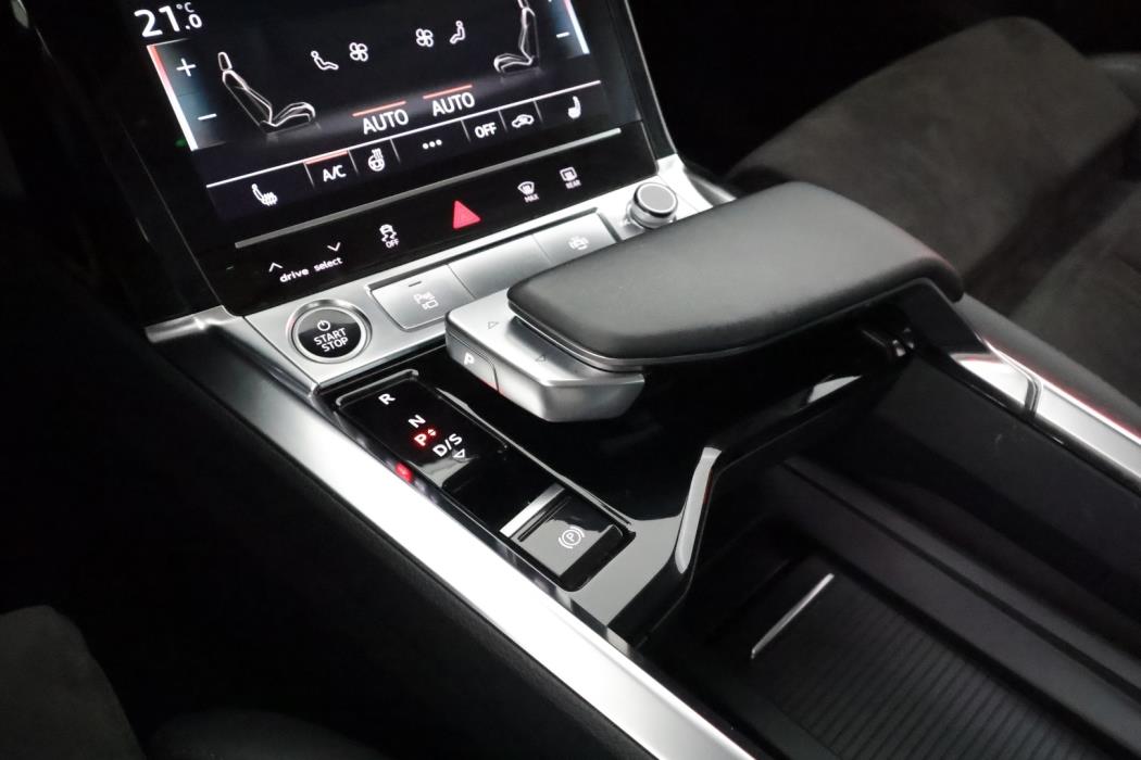 AUDI e-tron 2021