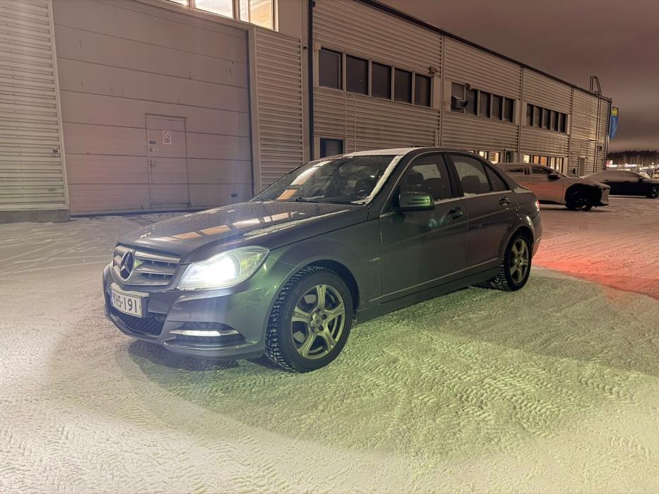 MERCEDES-BENZ C 2012
