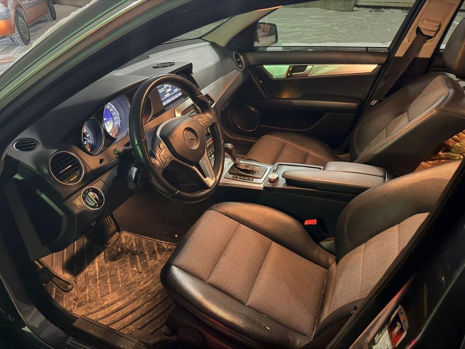 MERCEDES-BENZ C 2012