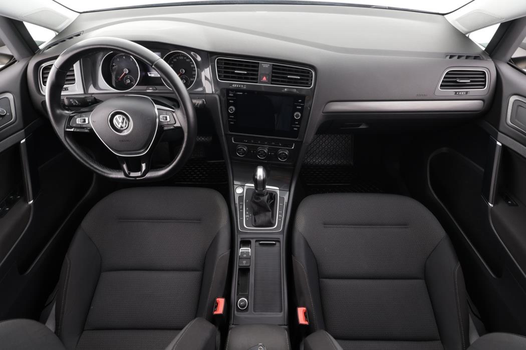 VOLKSWAGEN Golf 2018