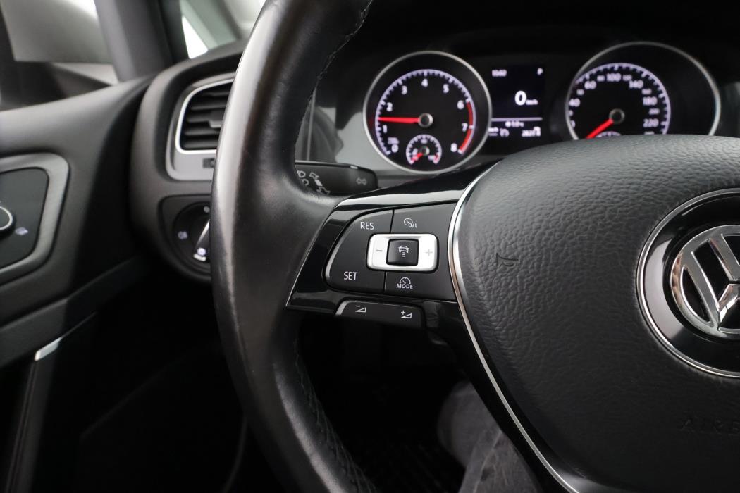 VOLKSWAGEN Golf 2018