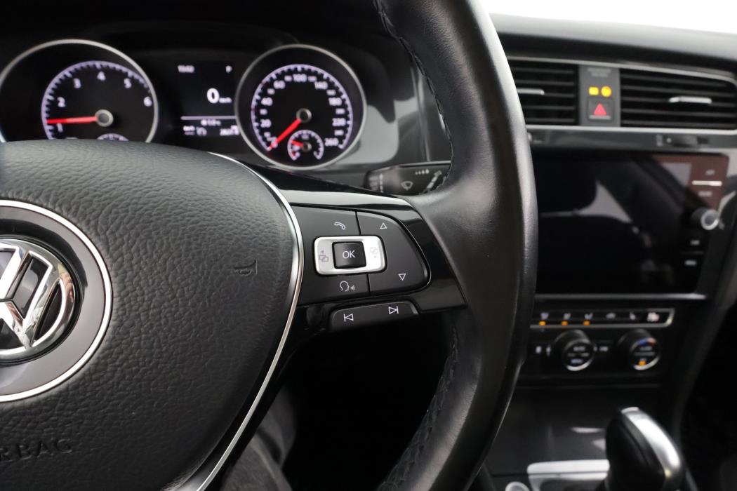 VOLKSWAGEN Golf 2018