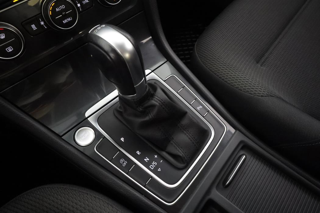 VOLKSWAGEN Golf 2018