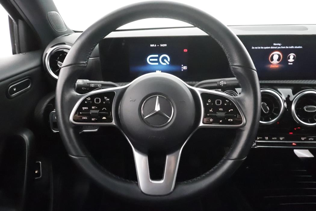 MERCEDES-BENZ A 2021