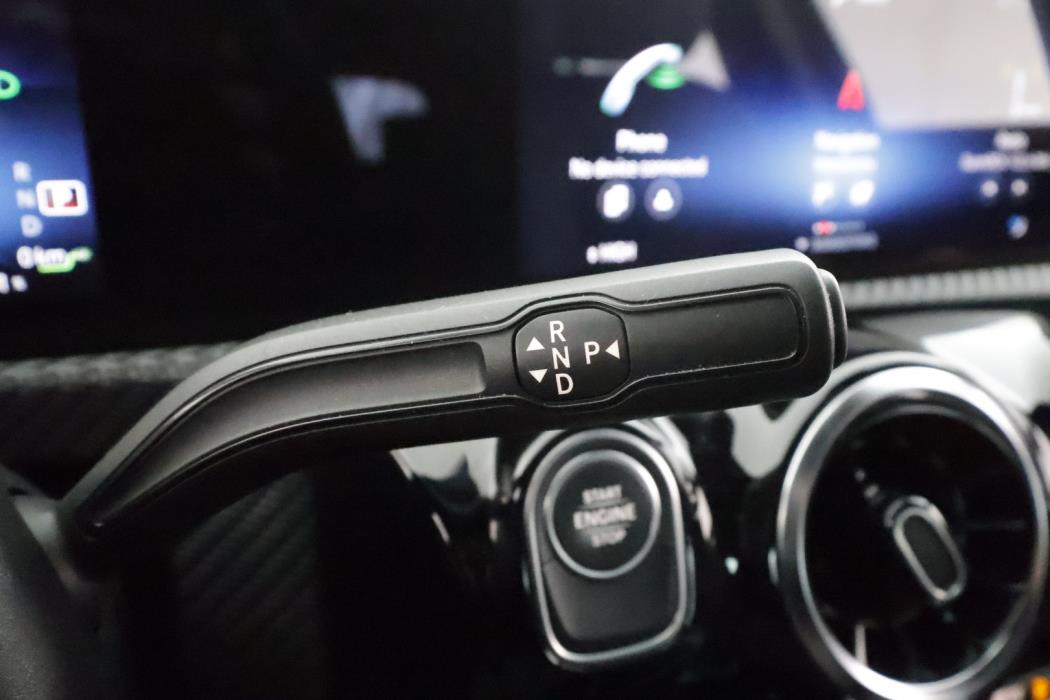 MERCEDES-BENZ A 2021