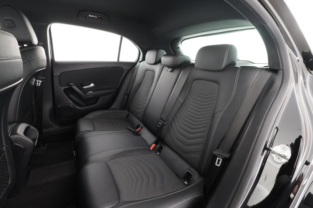 MERCEDES-BENZ A 2021