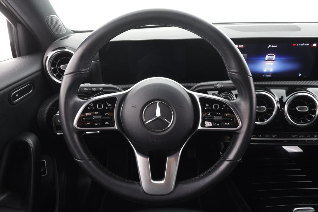 MERCEDES-BENZ A 2021